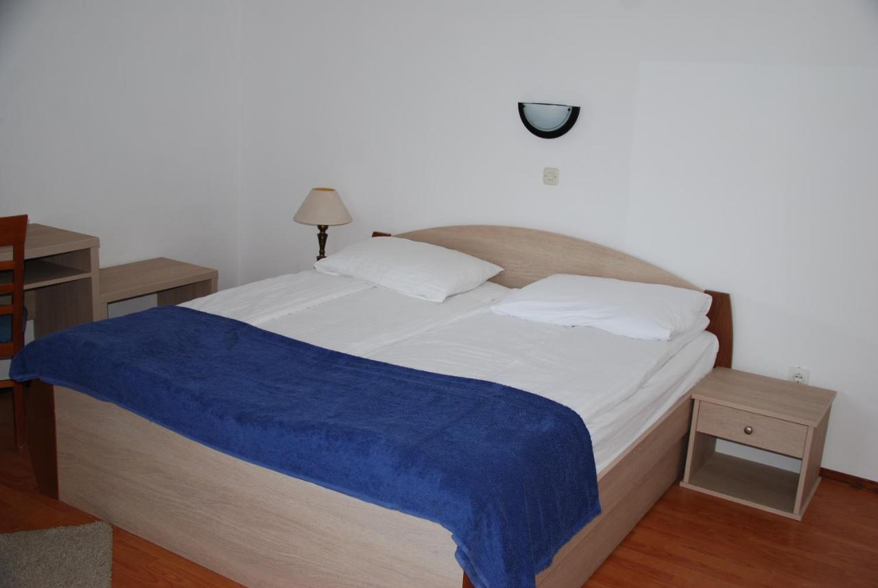 Apartmani Dragica-Prizemlje Kampor ภายนอก รูปภาพ