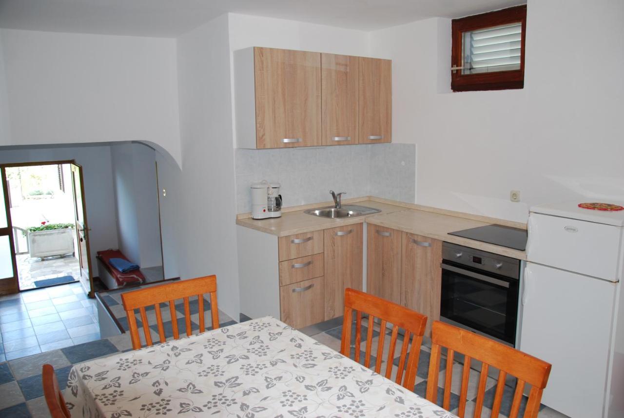 Apartmani Dragica-Prizemlje Kampor ภายนอก รูปภาพ
